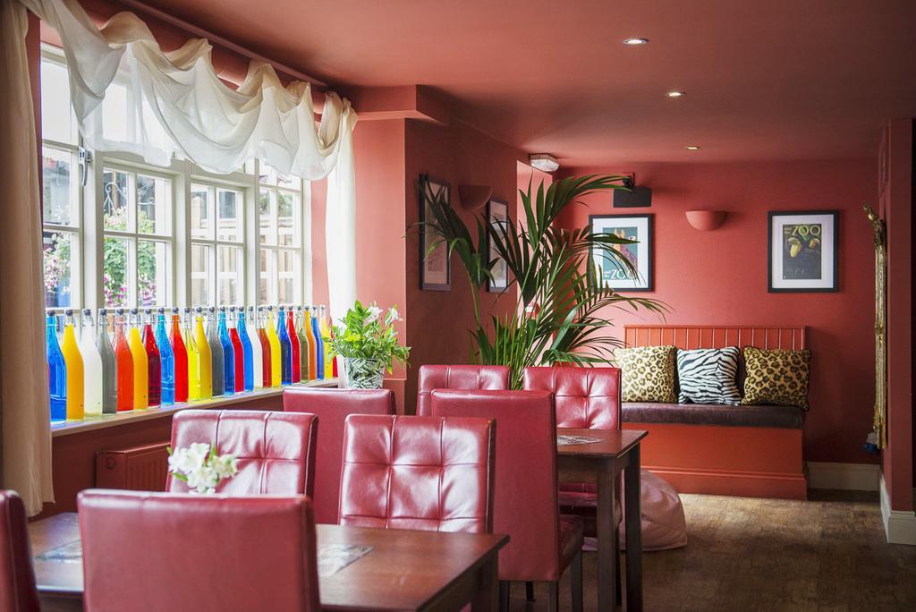 Molesworth Arms 3*
