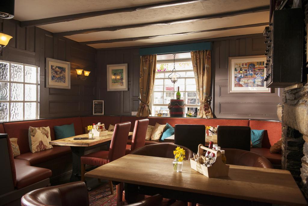 Molesworth Arms