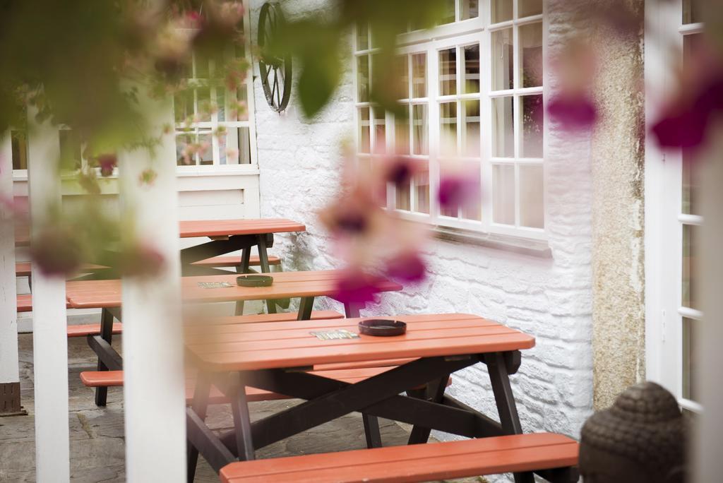 Отель Molesworth Arms Уэйдбридж